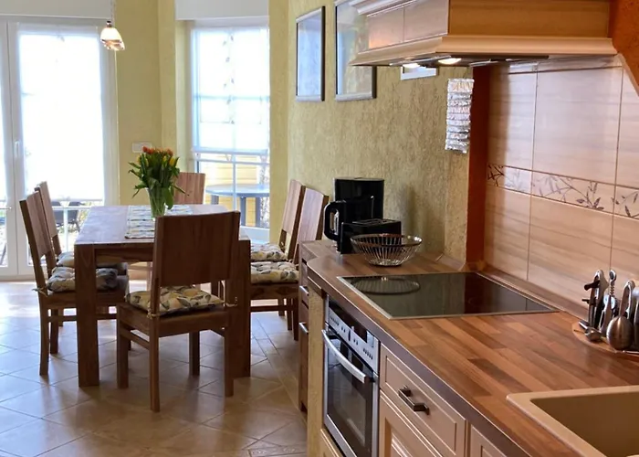 Ferienhaus Seeblick -marina Muecheln Geiseltalsee Dom wakacyjny *